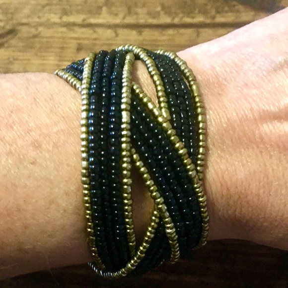 Beaded cuff - Picture 2 of 3